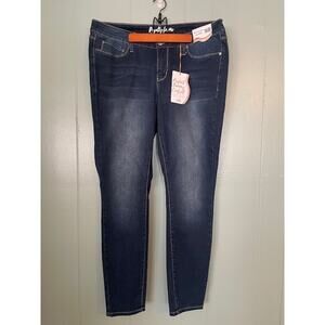Royalty for me Mid-Rise Skinny‎ Tummy Tuck Front 16W New with Tags